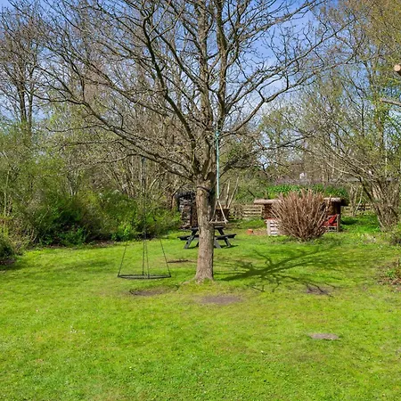 Дом отдыха Beachside With Sea View And Cozy Outdoor Shelter