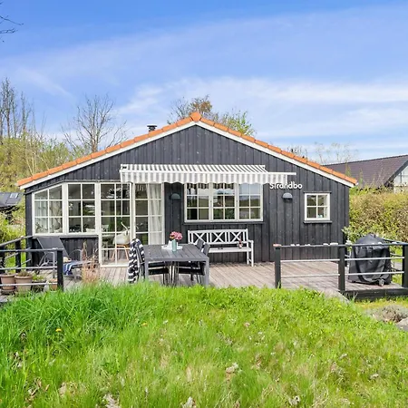 Дом отдыха Beachside With Sea View And Cozy Outdoor Shelter Эбельтофт