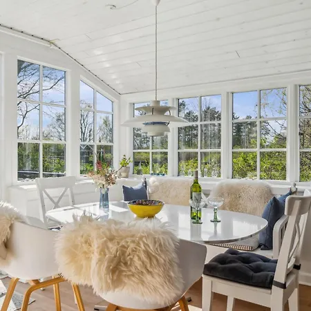 Beachside With Sea View And Cozy Outdoor Shelter Эбельтофт